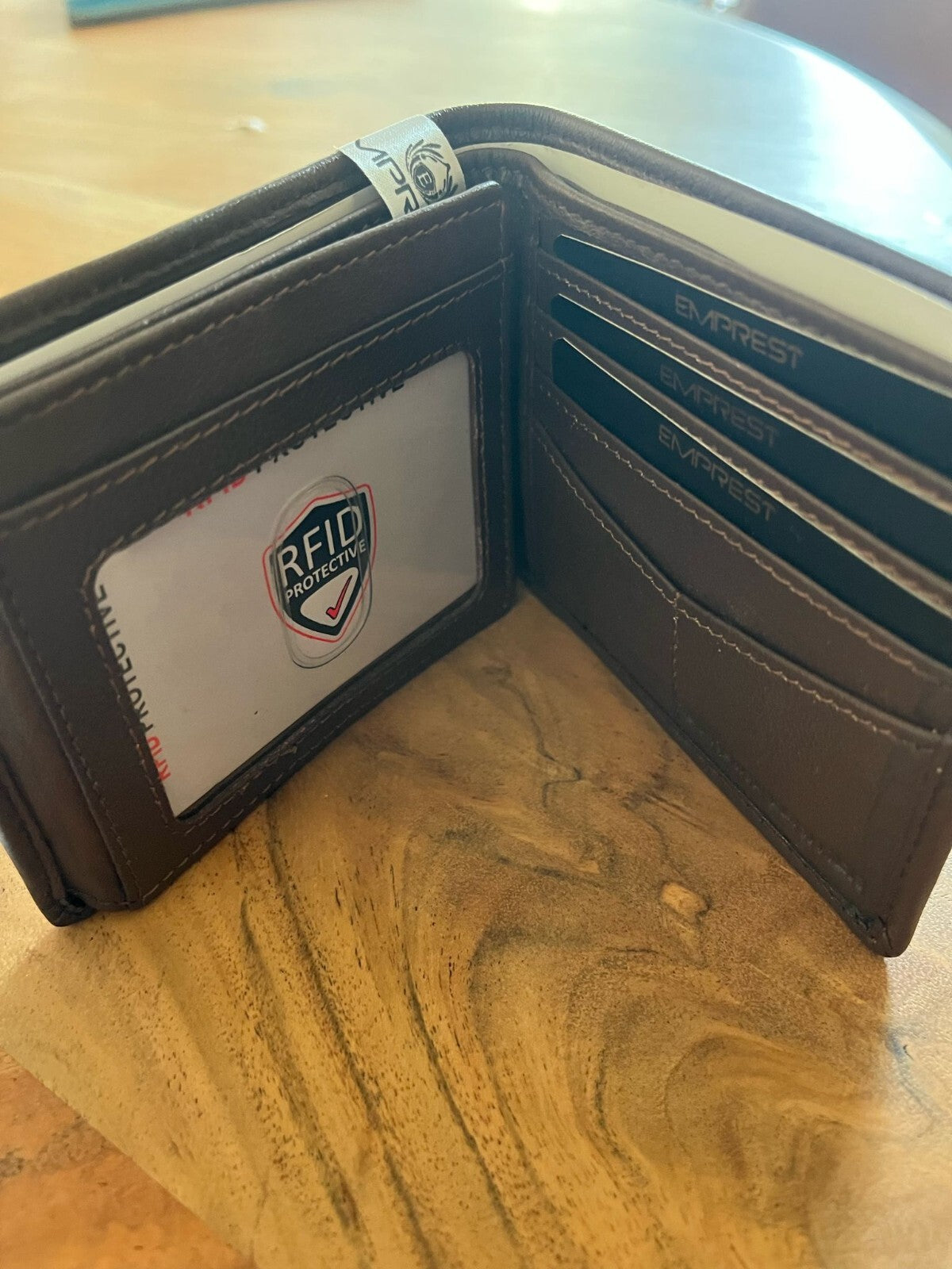 EMPREST BRAND NEW MEN'S BROWN GENUINE RFID LEATHER BIFOLD WALLET